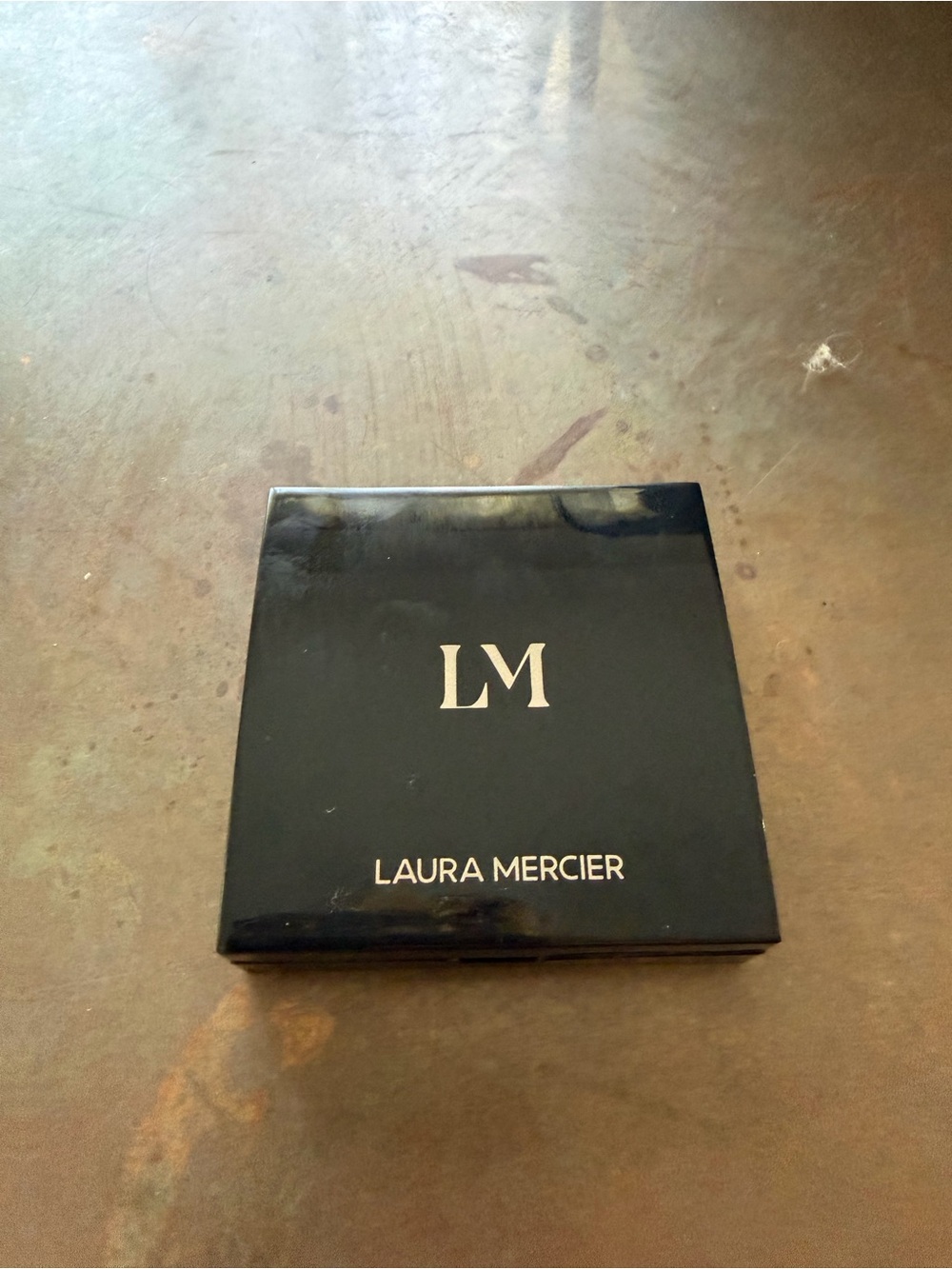 Cosmetics Compact (Laura Mercier)